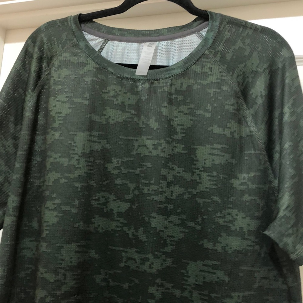 NWOT Dip Camo Too Size XXL